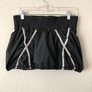 Lululemon Light Up Cycling Skort Dark Gray Size 6